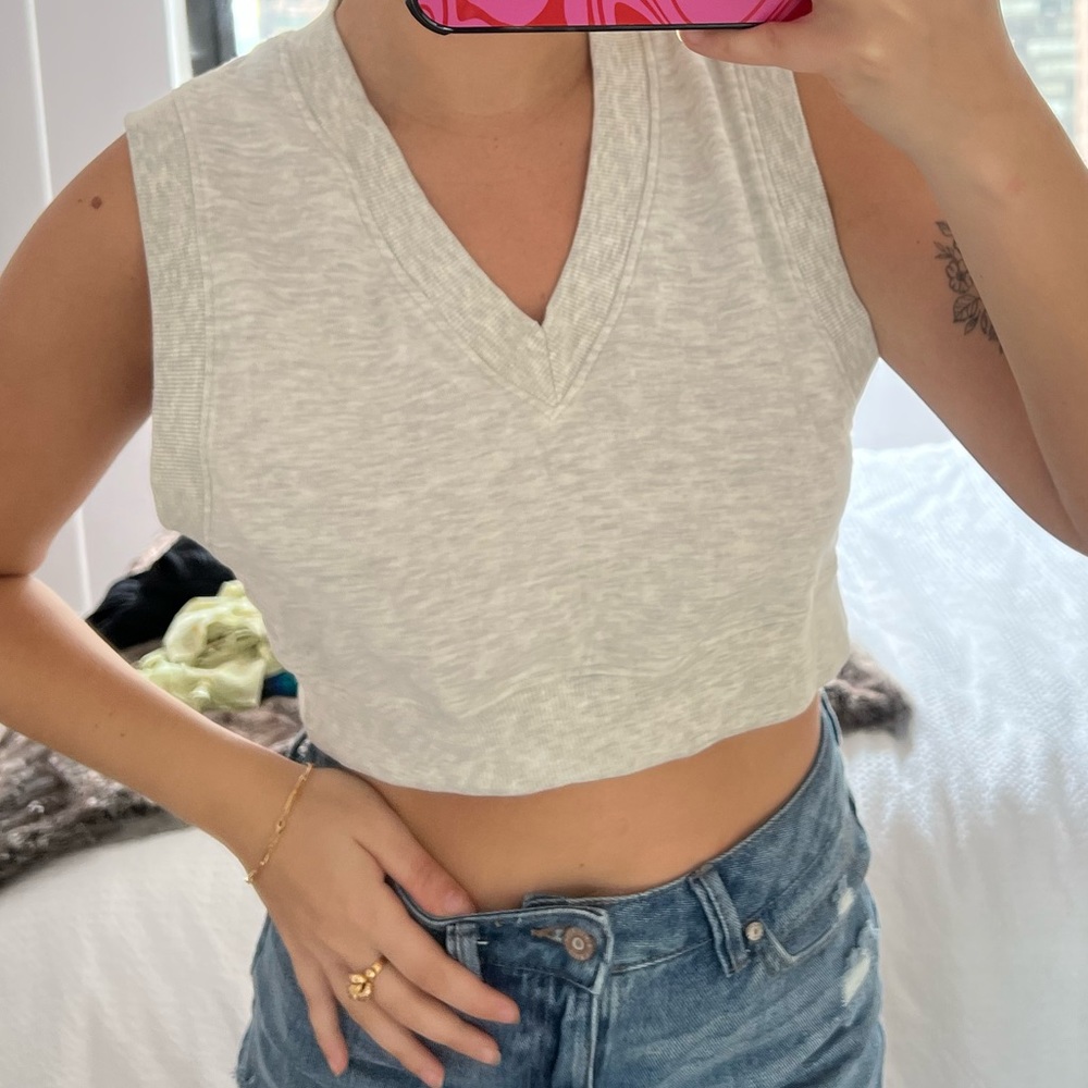 Casual Cropped Sweater Tank - Picture 3 of 3